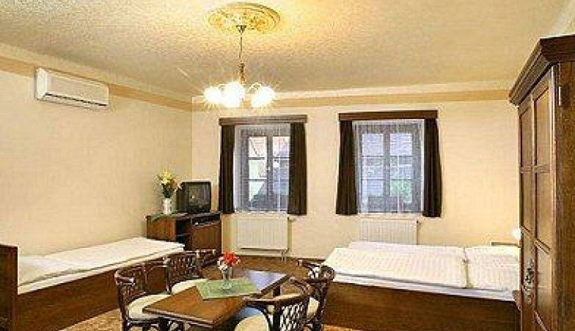 Hotel BARBORA Český Krumlov - Čtyřlůžkový pokoj A